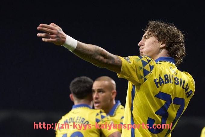 ky开云-英超联赛球员数据统计及重要指标分析